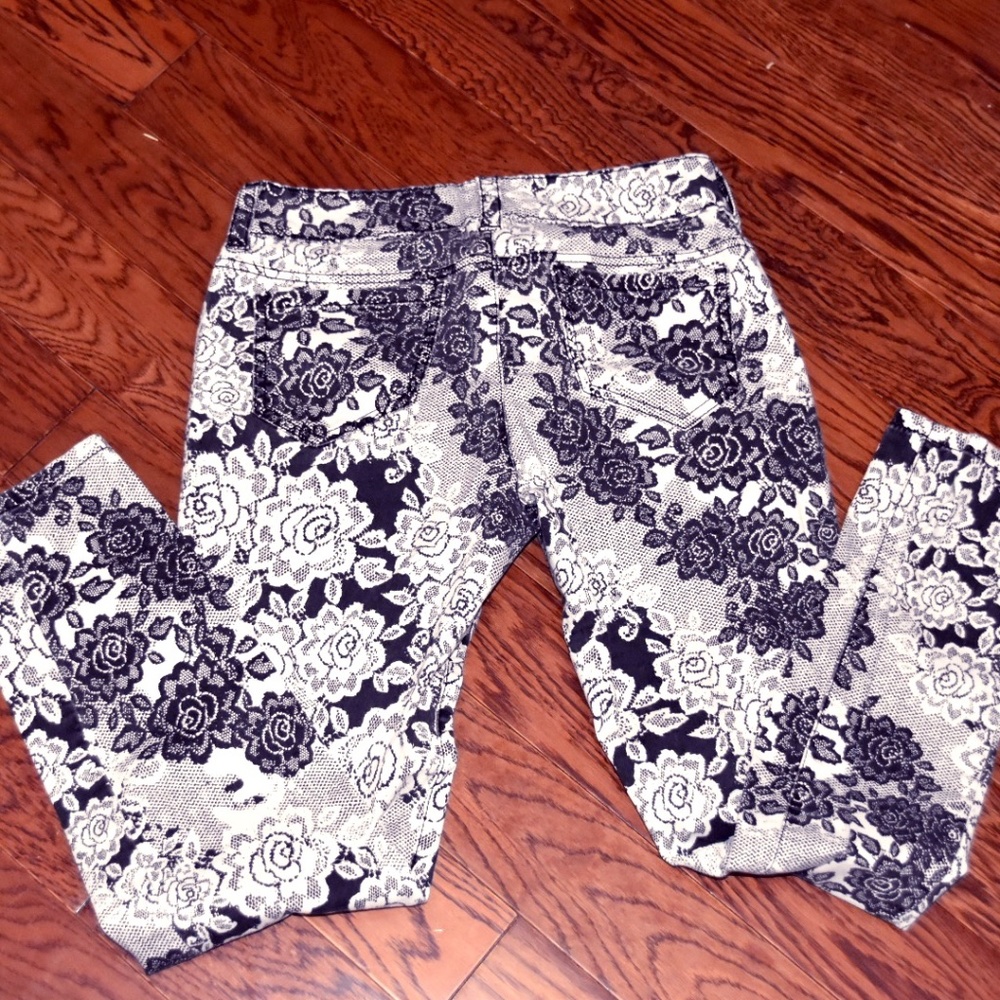 Lace Print Pants size 9/11